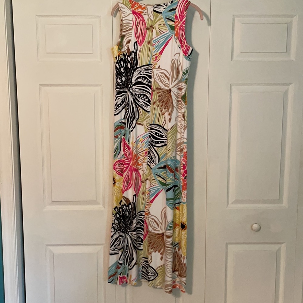 Beautiful Floral sleeveless maxi dress - Picture 3 of 3